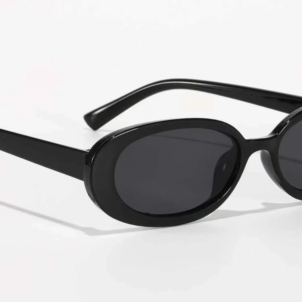 New Womans Street Photography Black Grey UVA UVB Small Frame Classic Sunglasses